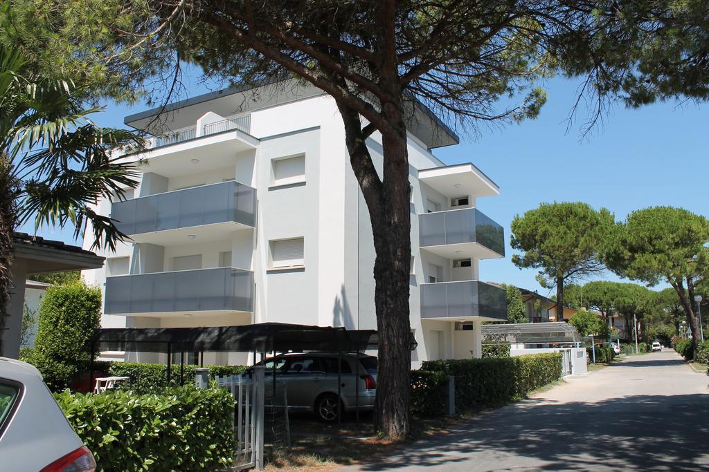 Residence Ca'Tullio Bibione Bagian luar foto