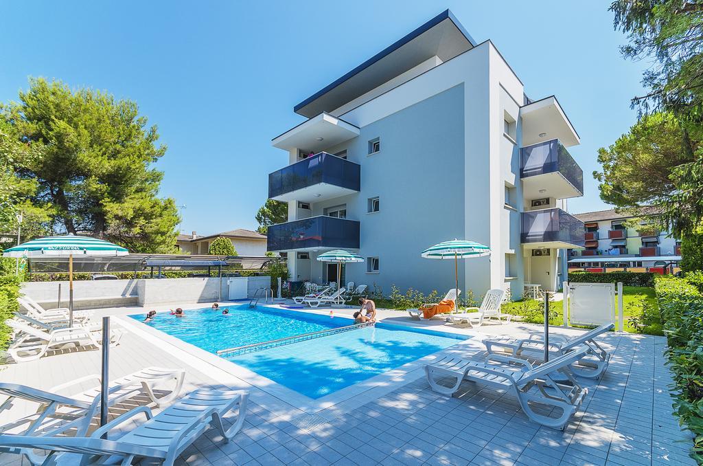 Residence Ca'Tullio Bibione Bagian luar foto